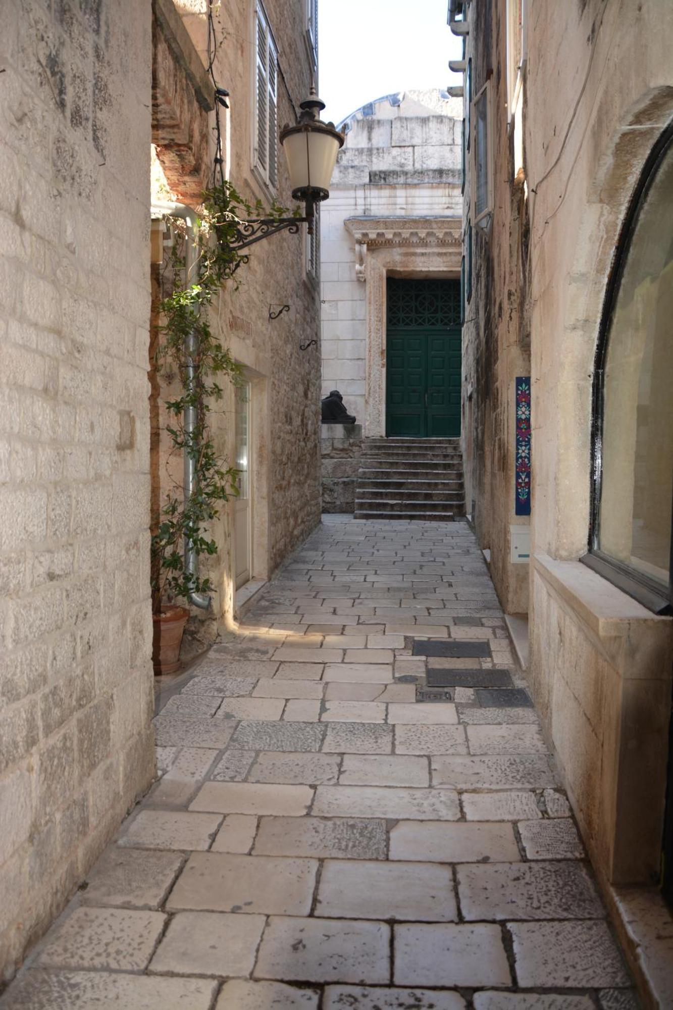 Largo Apartment In The Heart Of Diocletian Palace Split Exterior photo