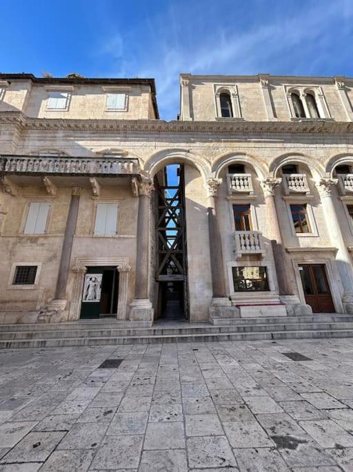 Largo Apartment In The Heart Of Diocletian Palace Split Exterior photo
